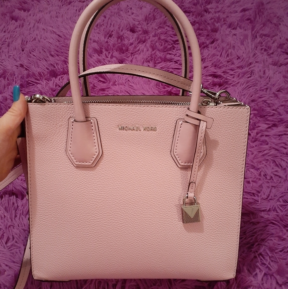 Michael Kors Handbags - SOLD Michael Kors Medium light Quarts Mercer Bag